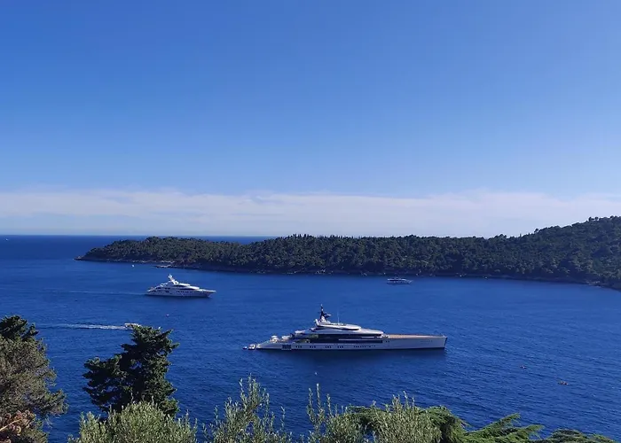 A Bright Hideaway Appartement *