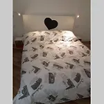 Apartament A Bright Hideaway