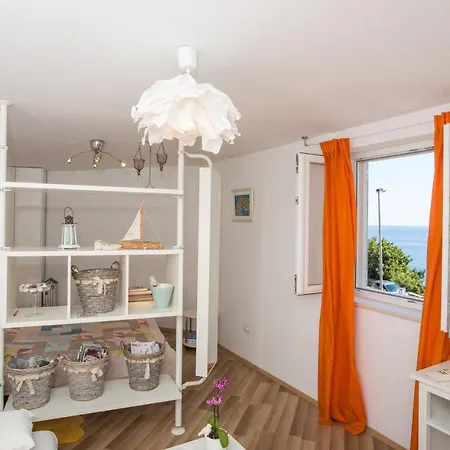 Appartamento A Bright Hideaway
