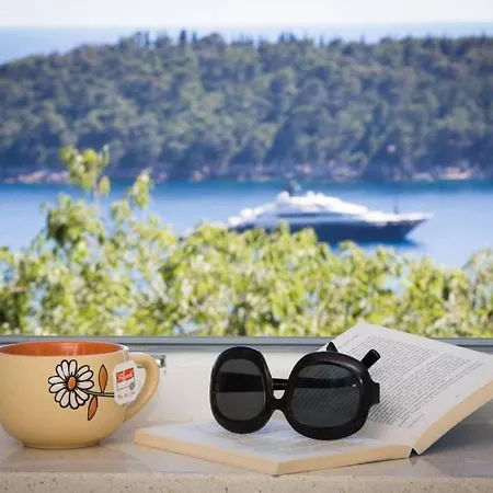 A Bright Hideaway Apartmán *