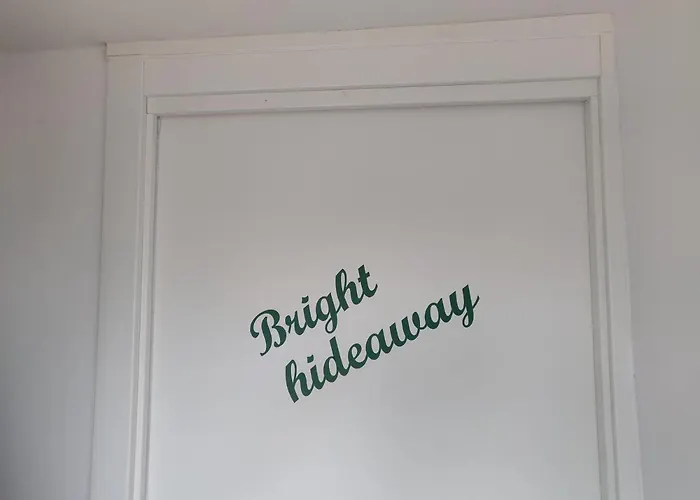 Lägenhet A Bright Hideaway *