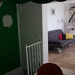 A Bright Hideaway Apartman