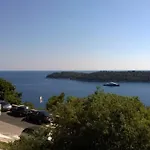 Apartman A Bright Hideaway