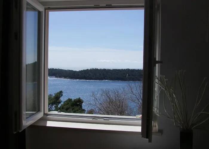 Daire A Bright Hideaway *