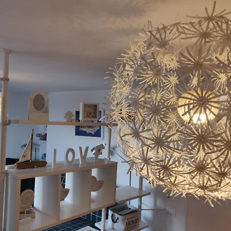 Apartman A Bright Hideaway *