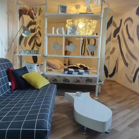 A Bright Hideaway Apartman *